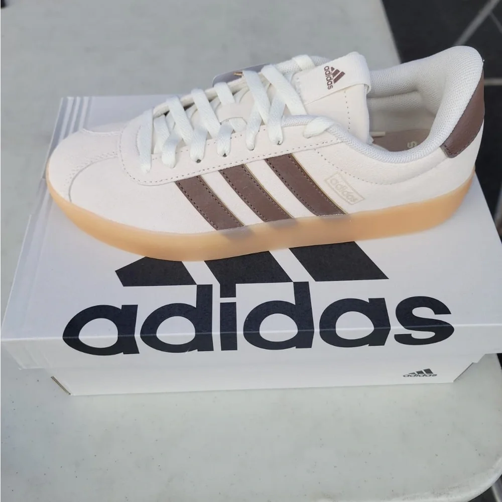 $75 Adidas Unisex Women Vl Court 3.0 White Skateboarding Shoes Size 6 To 10 - Picture 2 of 9